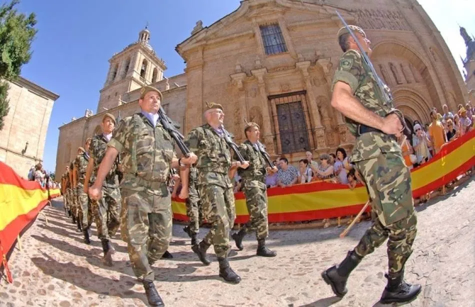 Desfile militar que tuvo lugar en el año 2010 | Foto: Adrián Martín
