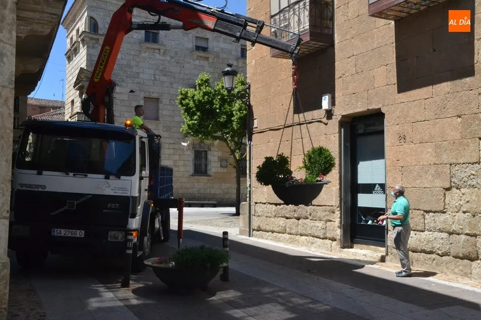 Foto 5 - Colocadas nuevas jardineras en el inicio de la calle Madrid  