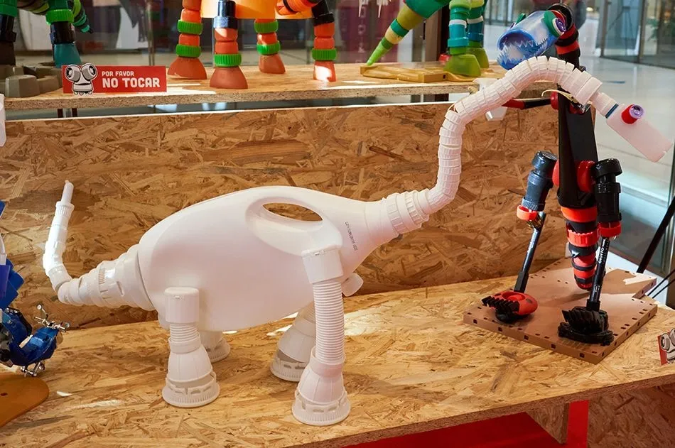 El CC Tormes celebra este fin de semana talleres para crear un dinosaurio con materiales reciclados ...
