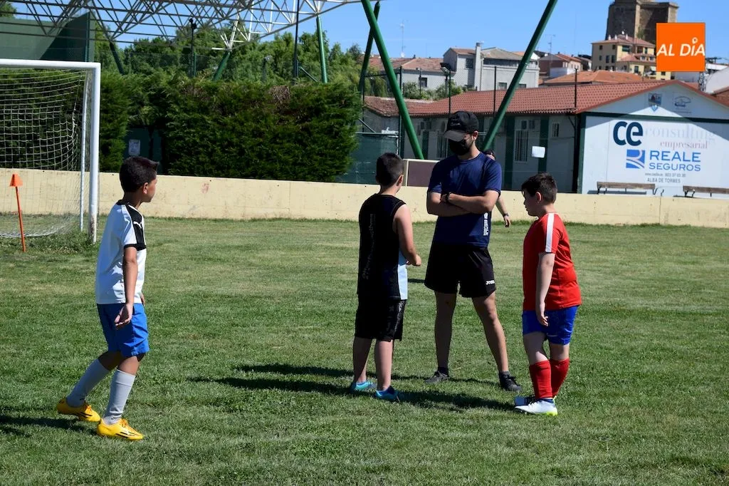 Foto 11 - F&uacute;tbol y mucho m&aacute;s deporte con el IV Campus de Verano del Alba de Tormes Club de F&uacute;tbol