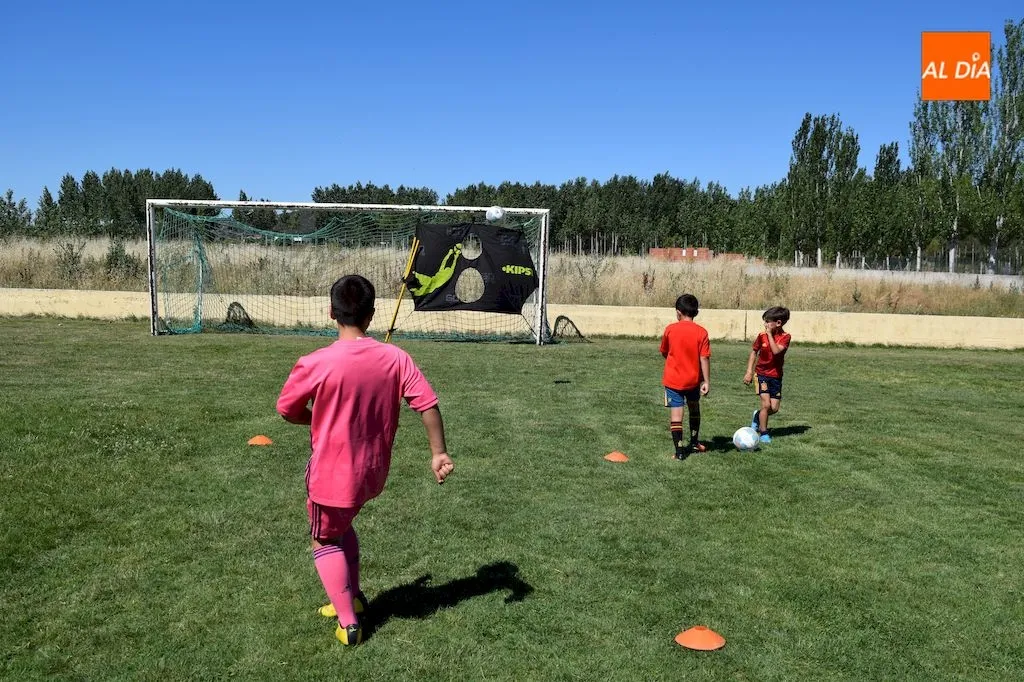 Foto 4 - F&uacute;tbol y mucho m&aacute;s deporte con el IV Campus de Verano del Alba de Tormes Club de F&uacute;tbol