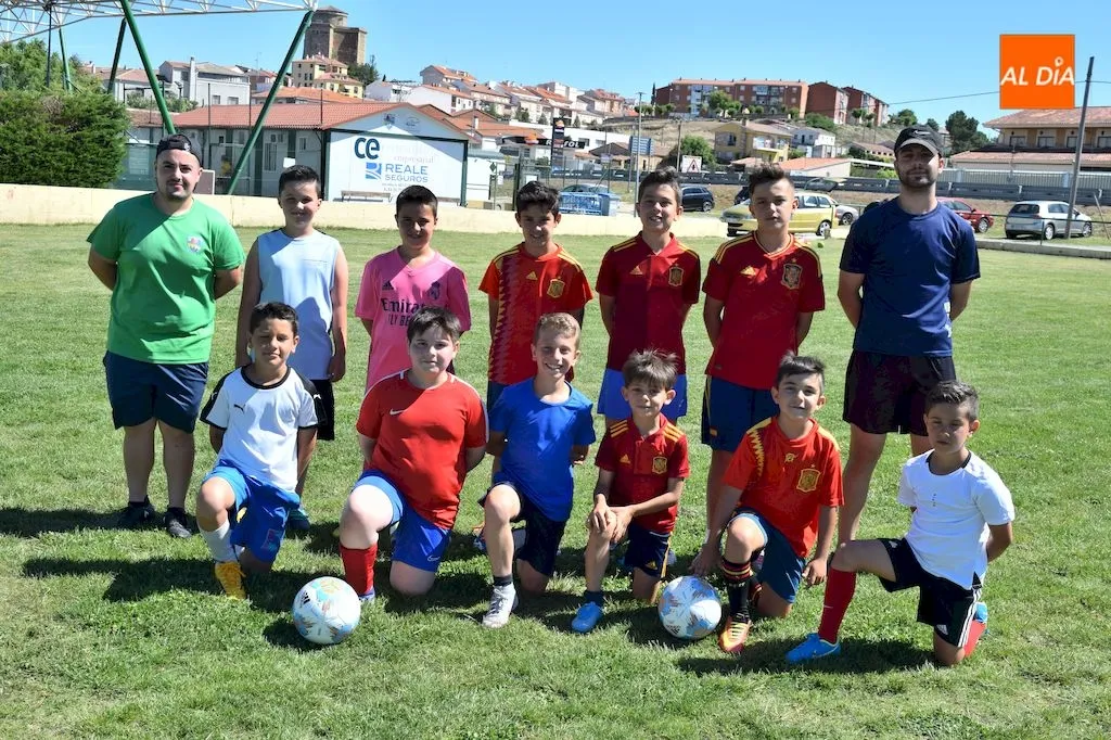 Asistentes a la primera semana del Campus del Alba de Tormes CF / Pedro Zaballos