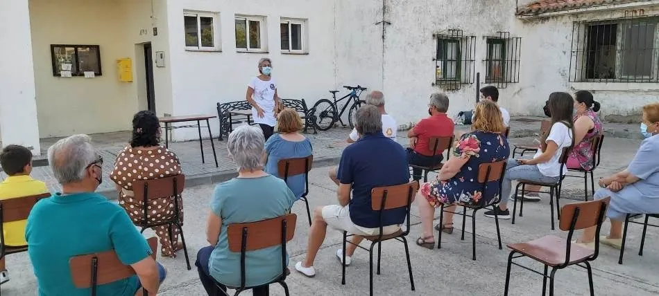 Foto 3 - Astr&oacute;briga explica su proyecto de Sistema Solar en Ivanrey, donde estar&aacute; J&uacute;piter  