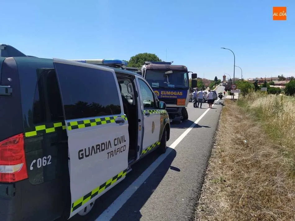 Foto 3 - Aparatoso accidente en Do&ntilde;inos tras la colisi&oacute;n de dos turismos y un cami&oacute;n&nbsp;  