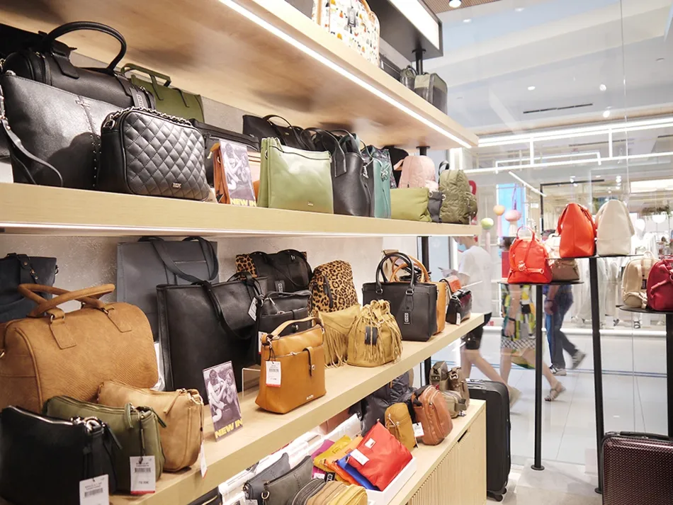 Foto 4 - Misako, la marca de complementos y art&iacute;culos de viaje, abre en el Centro Comercial El Tormes