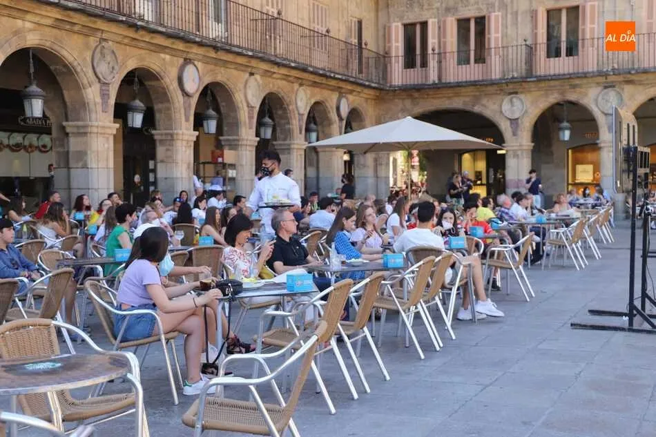 Foto 11 - El buen tiempo y el triunfo de La Roja animan a disfrutar de las terrazas en Salamanca &nbsp;  