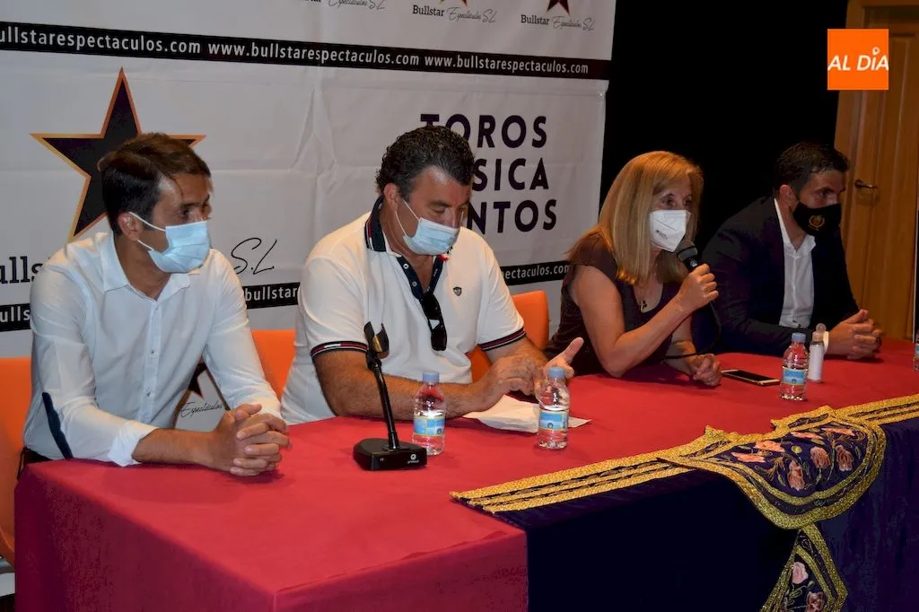 Foto 5 - L&oacute;pez Sim&oacute;n y los hermanos Casta&ntilde;o, cartel taurino del 16 de octubre en Alba de Tormes
