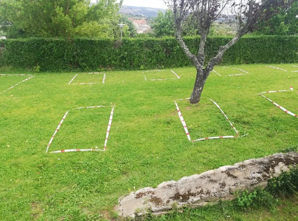 Foto 3 - Los vecinos de Masueco ya disfrutan de las piscinas municipales y su bar  