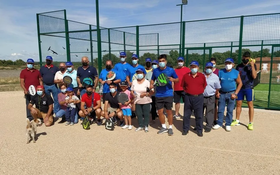 Buena a cogida a la pista de pádel en su jornada inaugural