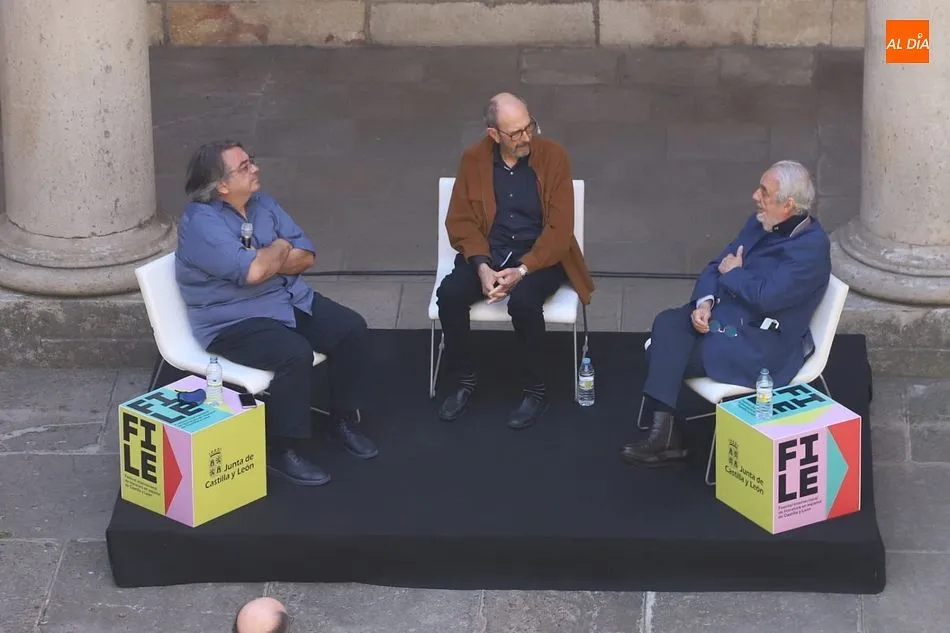 Foto 4 - El director de cine Manuel Guti&eacute;rrez Arag&oacute;n y el conocido autor Miguel Rell&aacute;n charlan sobre el...