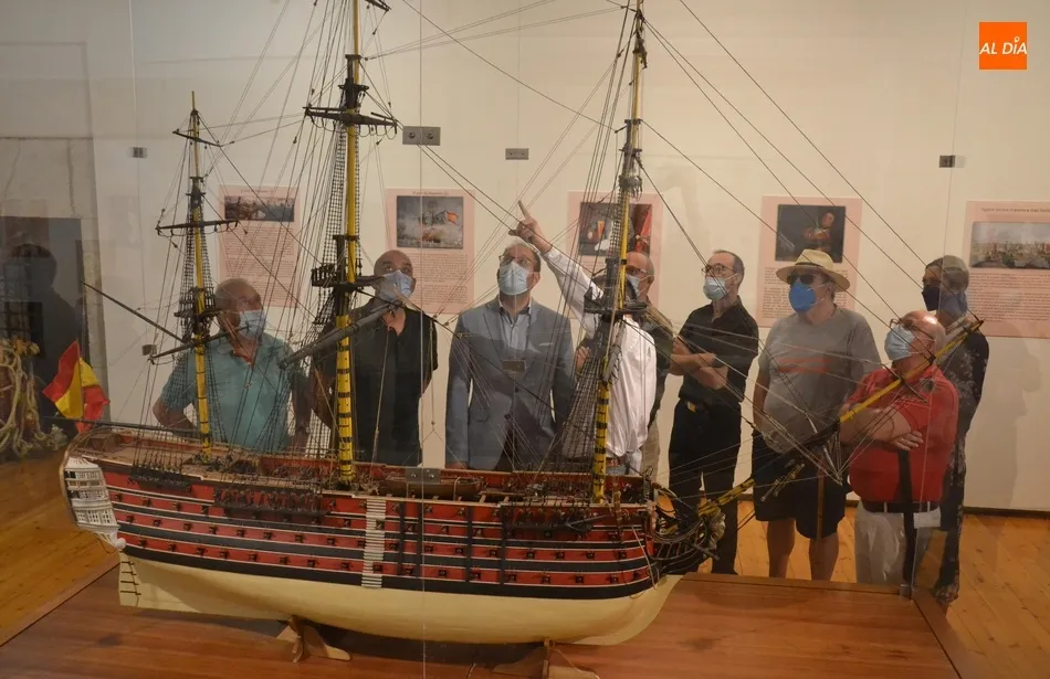 Cinco navíos de notables dimensiones arriban a Los Águila para evocar la Batalla de Trafalgar  