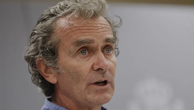 Simón prevé superar una incidencia de 400 en los próximos días pero también una...