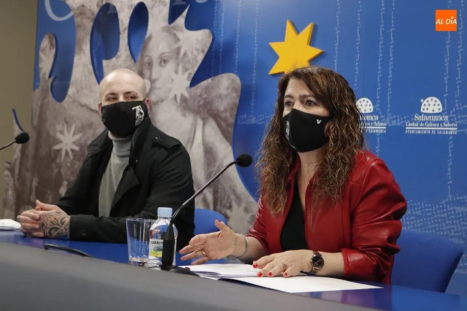 La concejala de Cultura, Mª Victoria Bermejo, en una rueda de prensa con la colaboración de Arcane Planet Studio
