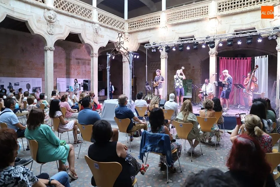 El grupo ‘Blue Misino’ pone final al ciclo de conciertos en la Casa de las Conchas