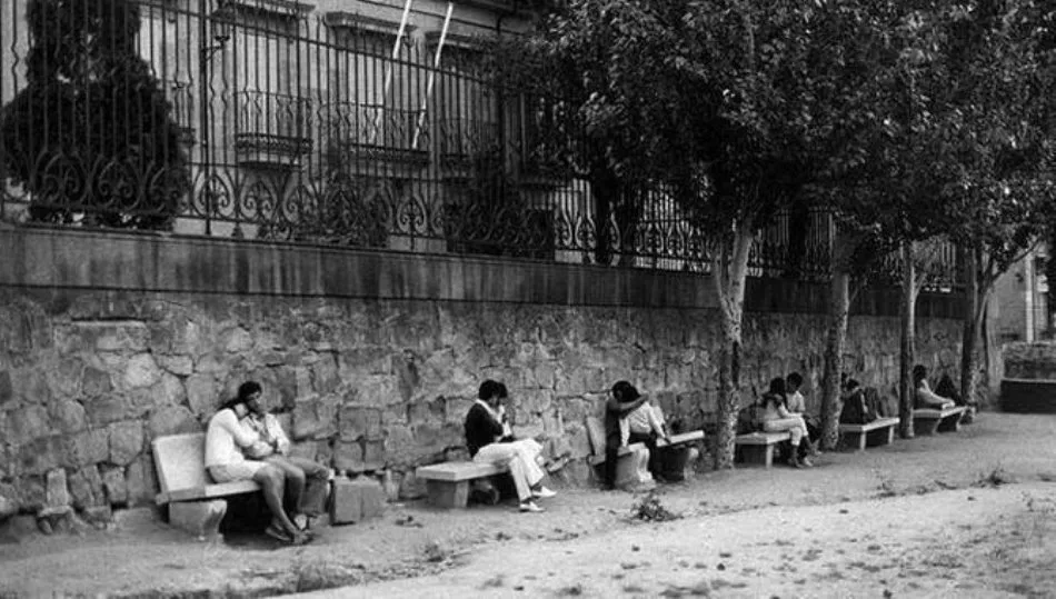 ‘Pelando la pava’ en los bancos de Colón