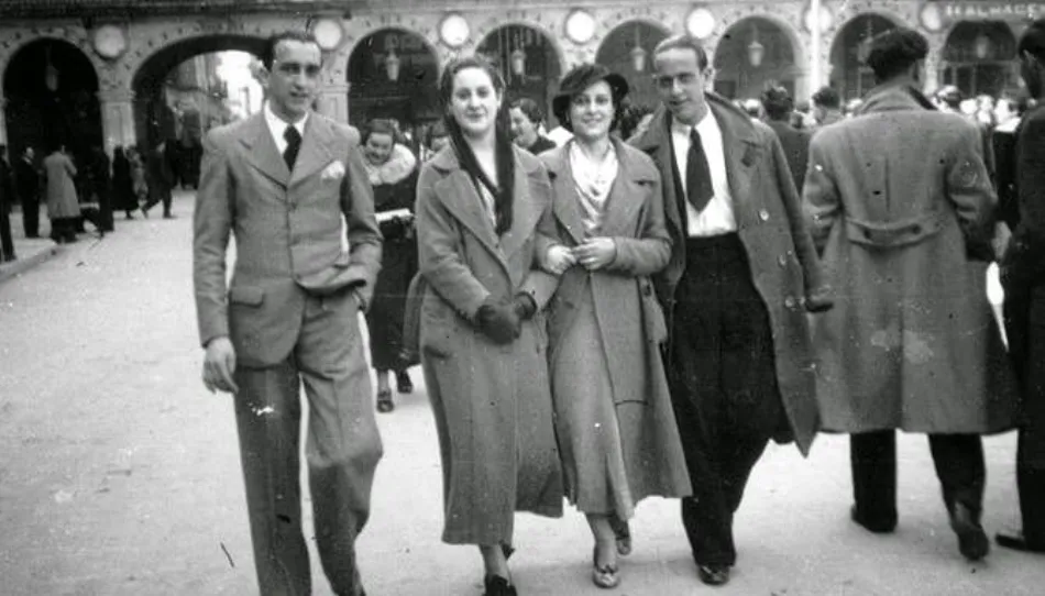 Lo elegantes años 30 y los paseos por la Plaza