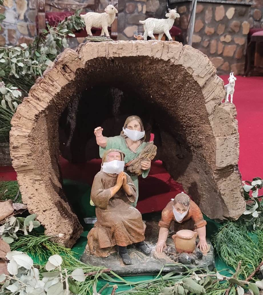 1Foto: Ni en el belén faltan las mascarillas