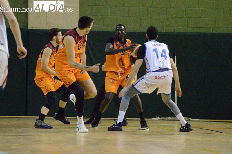 Dolorosa derrota de Aquimisa Carbajosa ante un rival directo (74-77)