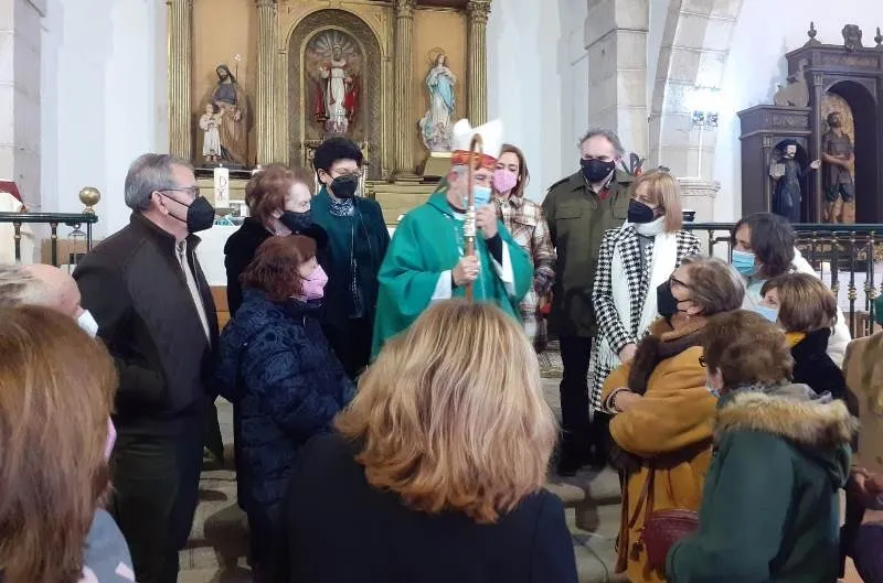Foto 4 - El nuevo Obispo preside las misas dominicales de Espeja e Ituero de Azaba