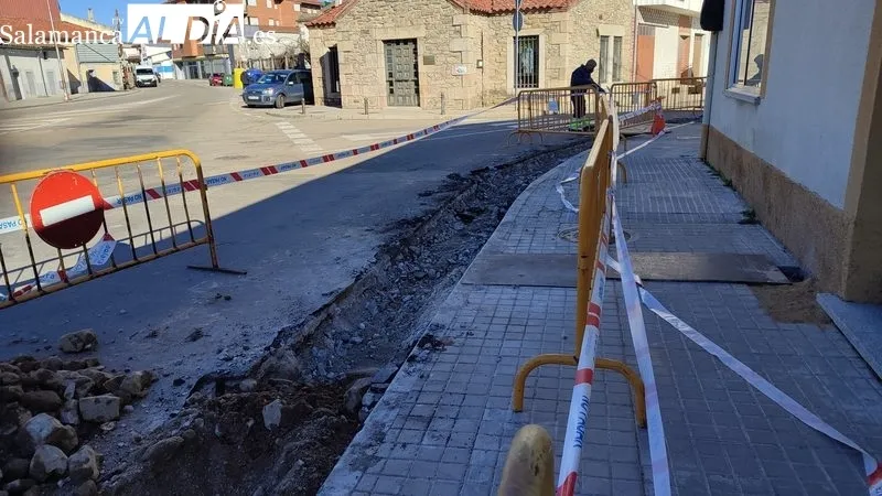 Sustitución de la red de abastecimiento de agua en la zona del Punto en Vitigudino / CORRAL