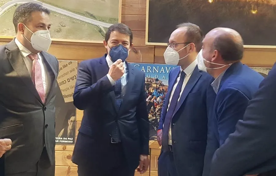 Foto 2 - Ciudad Rodrigo da a conocer en FITUR su Sistema Solar a escala