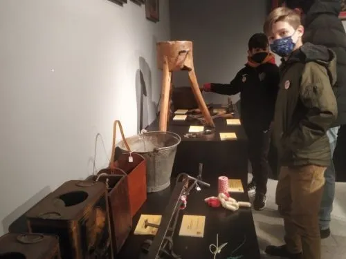 Los escolares del Colegio Miguel de Cervantes han visitado el museo en la primera jornada - Ayto. Guijuelo