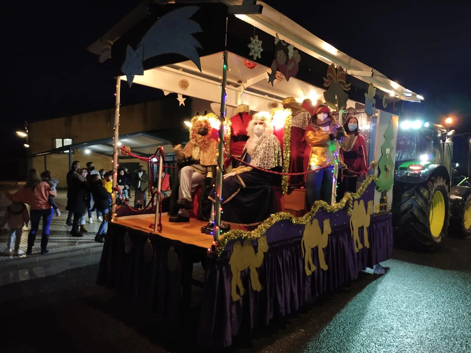 Foto 7 - Melchor, Gaspar y Baltasar llevan la alegr&iacute;a a las calles y los hogares de Villoruela