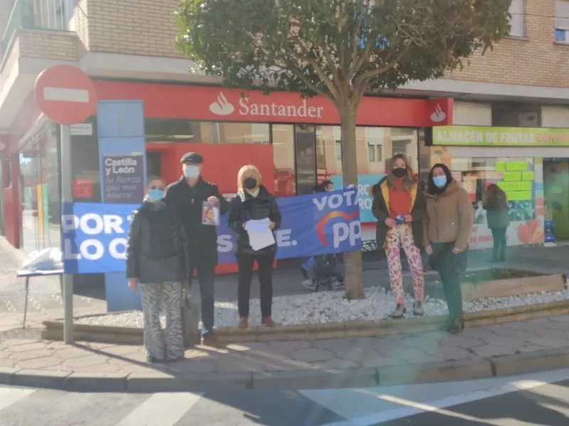 Foto 2 - Jornada de campa&ntilde;a electoral del PP en Santa Marta 