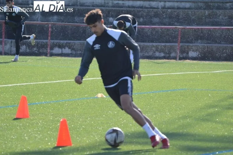 Foto 16 - Calder&oacute;n vuelve a los entrenamientos del Salamanca UDS despu&eacute;s de pasar el coronavirus