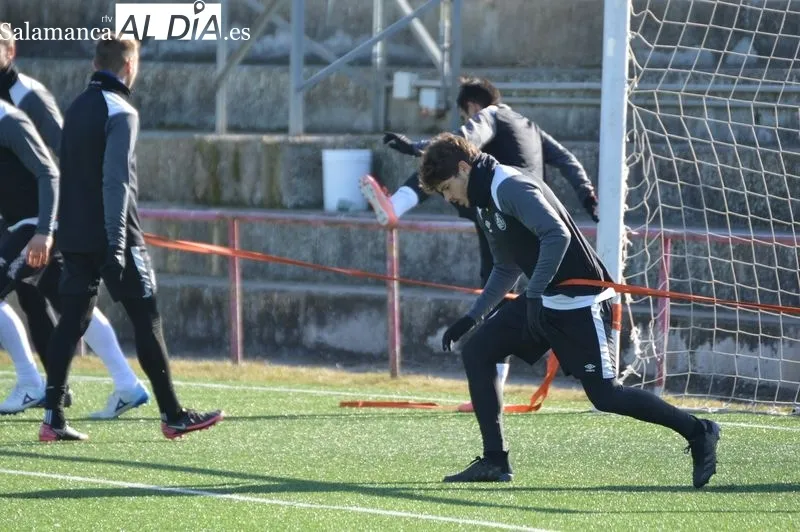 Foto 14 - Calder&oacute;n vuelve a los entrenamientos del Salamanca UDS despu&eacute;s de pasar el coronavirus