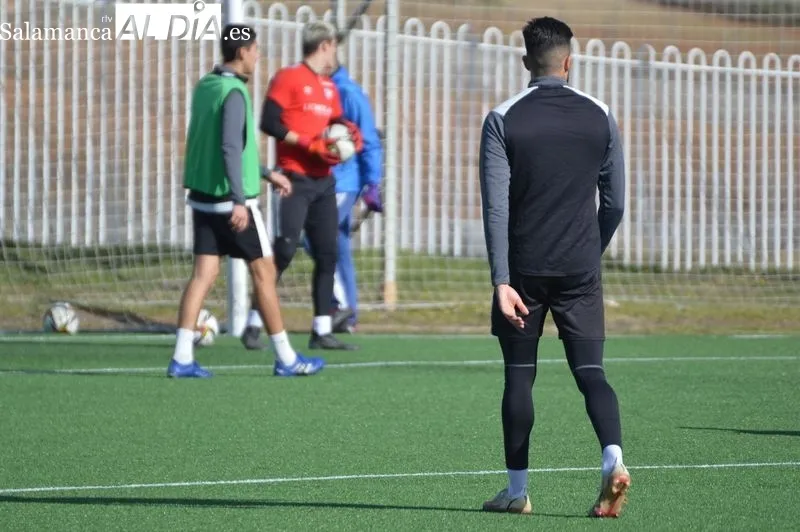 Foto 11 - Calder&oacute;n vuelve a los entrenamientos del Salamanca UDS despu&eacute;s de pasar el coronavirus