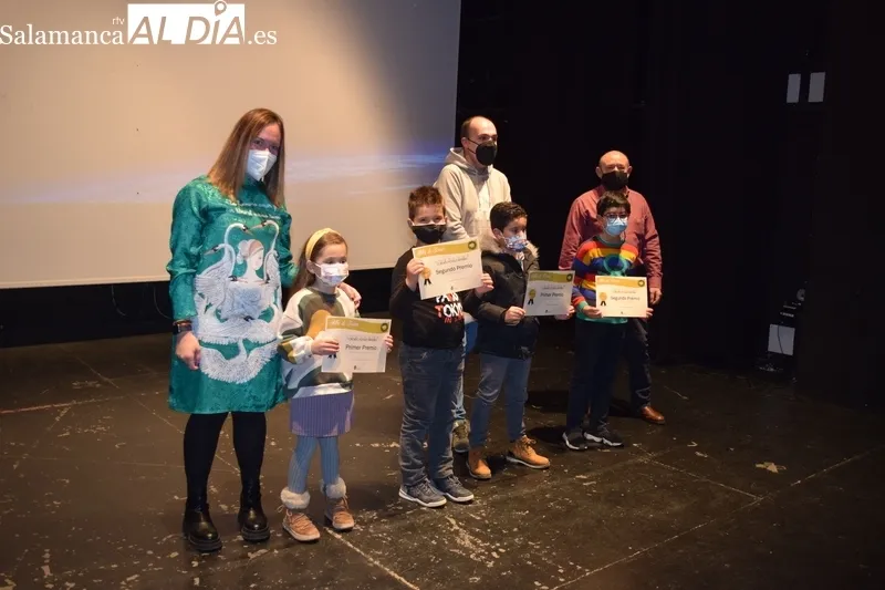 Foto 6 - Entregados los premios de los concursos de escaparates, balcones y postales navide&ntilde;as
