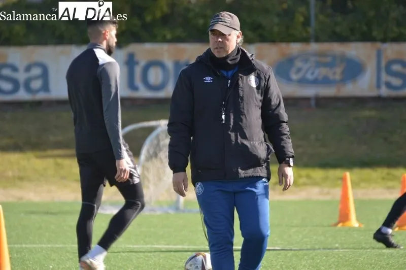 Foto 10 - Calder&oacute;n vuelve a los entrenamientos del Salamanca UDS despu&eacute;s de pasar el coronavirus