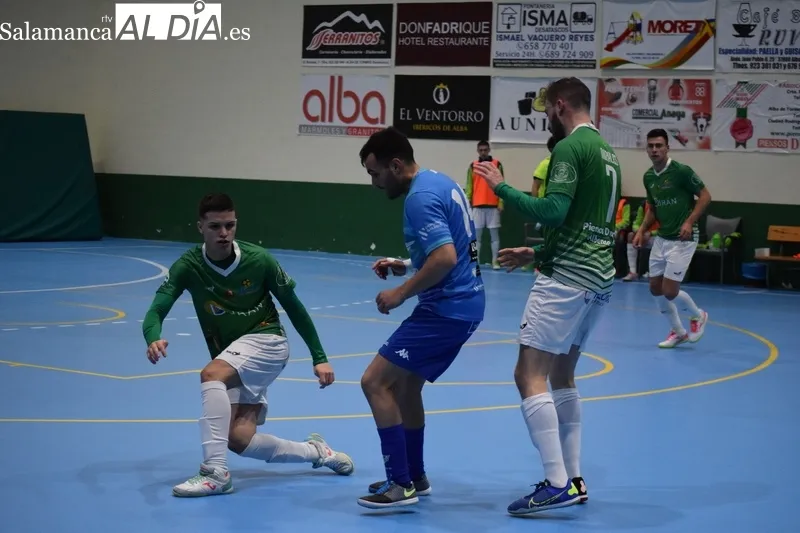 Foto 4 - Estreno a lo grande del Piensos Dur&aacute;n Albense frente al UV Ventorrillo (8-2)