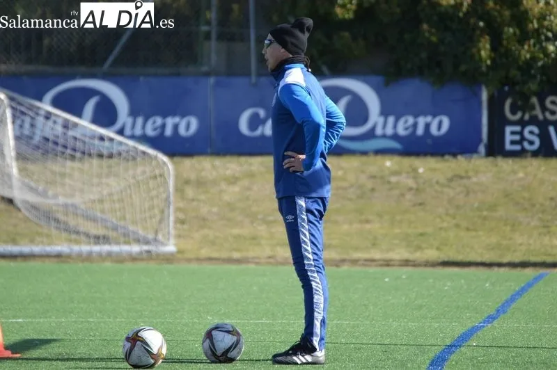Foto 9 - Calder&oacute;n vuelve a los entrenamientos del Salamanca UDS despu&eacute;s de pasar el coronavirus