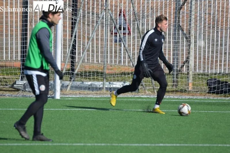 Foto 6 - Calder&oacute;n vuelve a los entrenamientos del Salamanca UDS despu&eacute;s de pasar el coronavirus