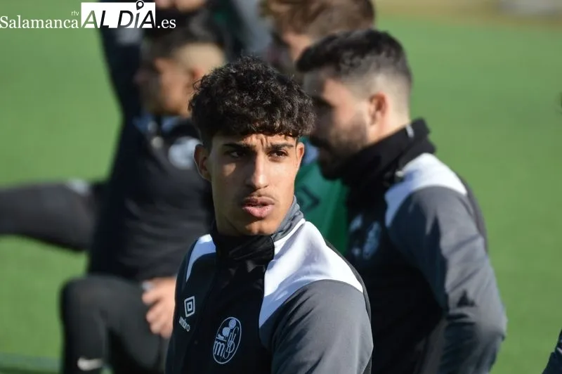 Foto 4 - Calder&oacute;n vuelve a los entrenamientos del Salamanca UDS despu&eacute;s de pasar el coronavirus