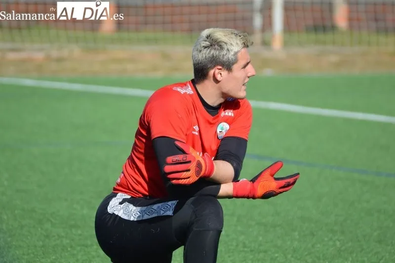 Foto 3 - Calder&oacute;n vuelve a los entrenamientos del Salamanca UDS despu&eacute;s de pasar el coronavirus