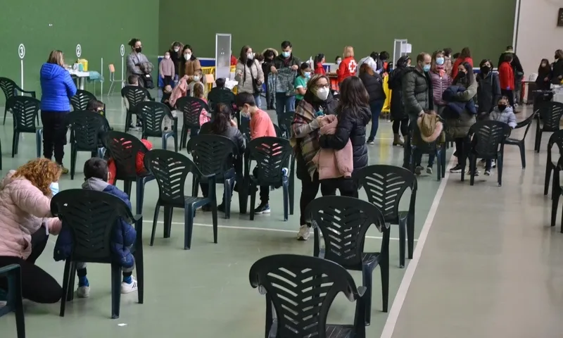 Foto 5 - Completada la vacunaci&oacute;n infantil con la colaboraci&oacute;n de Al&uacute;a Teatro para hacerla m&aacute;s llevadera