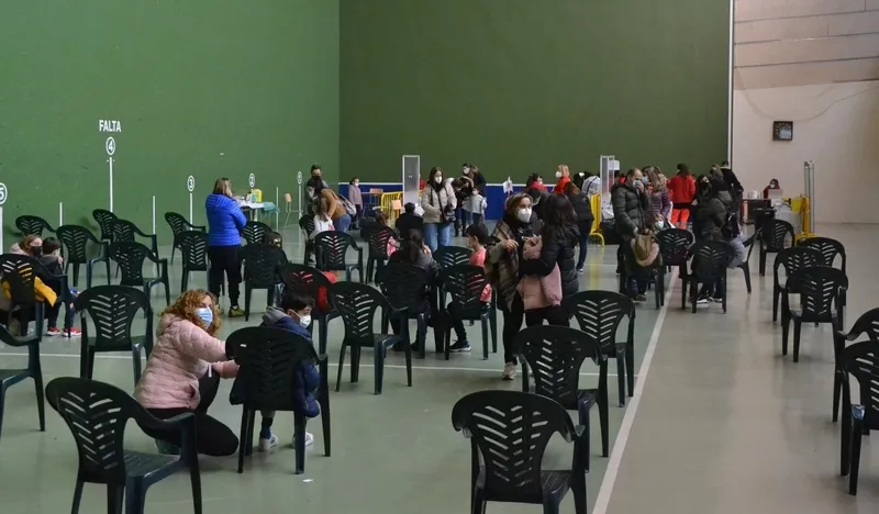 Foto 4 - Completada la vacunaci&oacute;n infantil con la colaboraci&oacute;n de Al&uacute;a Teatro para hacerla m&aacute;s llevadera