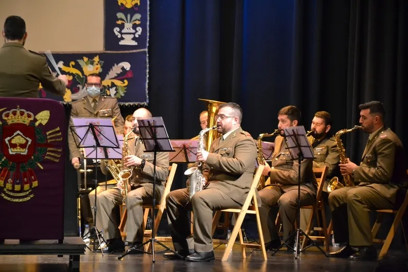 Foto 9 - La Banda del Regimiento de Ingenieros pone el broche al D&iacute;a de San Sebasti&aacute;n