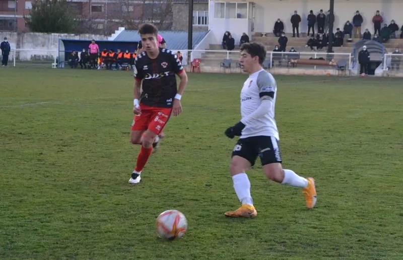 Foto 10 - Un gol a los 50&rdquo; condiciona el regreso a los campos del Ciudad Rodrigo tras un mes de par&oacute;n