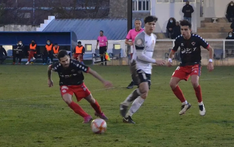 Foto 9 - Un gol a los 50&rdquo; condiciona el regreso a los campos del Ciudad Rodrigo tras un mes de par&oacute;n