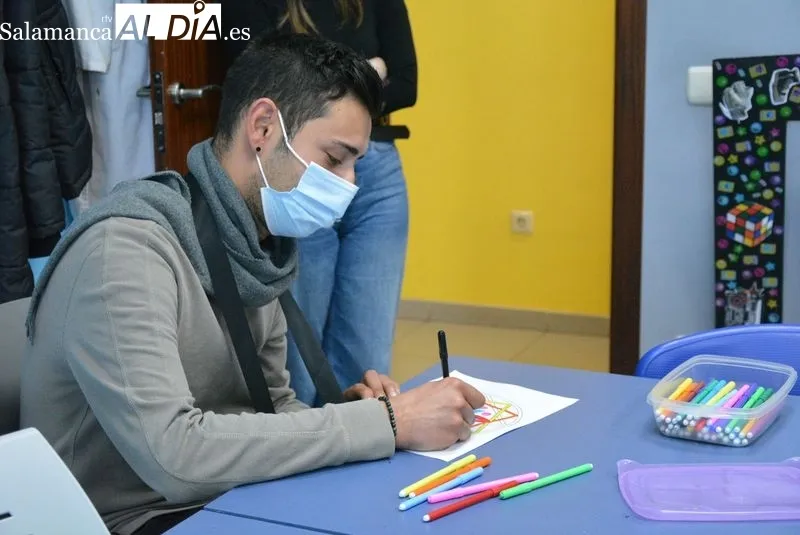 Usuarios en talleres de 'Salud Mental Salamanca' - Fotos: Vanesa Martins