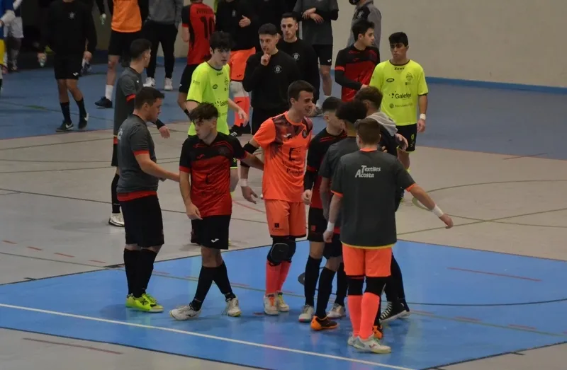 Foto 9 - Merecido triunfo del III Juvenil ante el Mar&iacute;n Futsal con un final no apto para taquic&aacute;rdicos