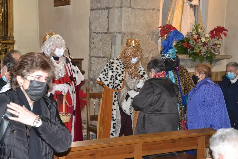 Foto 9 - Los Reyes hacen parada en San Andr&eacute;s antes de despedirse de Mir&oacute;briga