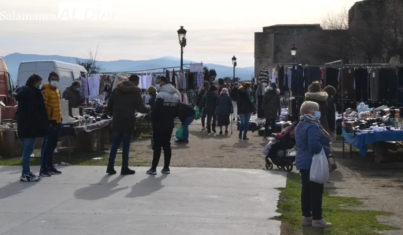 Foto 6 - El mercadillo sabatino recupera la normalidad pese a algunas ausencias
