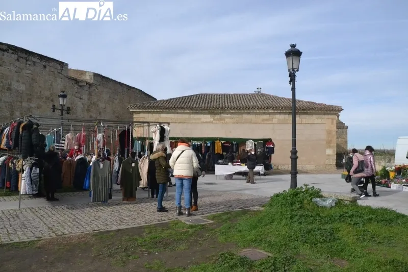 Foto 5 - El mercadillo sabatino recupera la normalidad pese a algunas ausencias