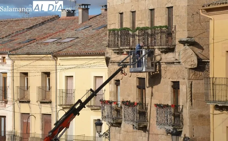 Foto 6 - En marcha la retirada del look navide&ntilde;o con la incertidumbre de si tendr&aacute; &lsquo;relevo&rsquo;