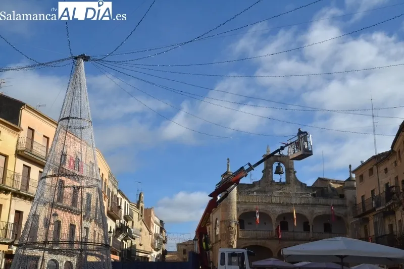 Foto 3 - En marcha la retirada del look navide&ntilde;o con la incertidumbre de si tendr&aacute; &lsquo;relevo&rsquo;